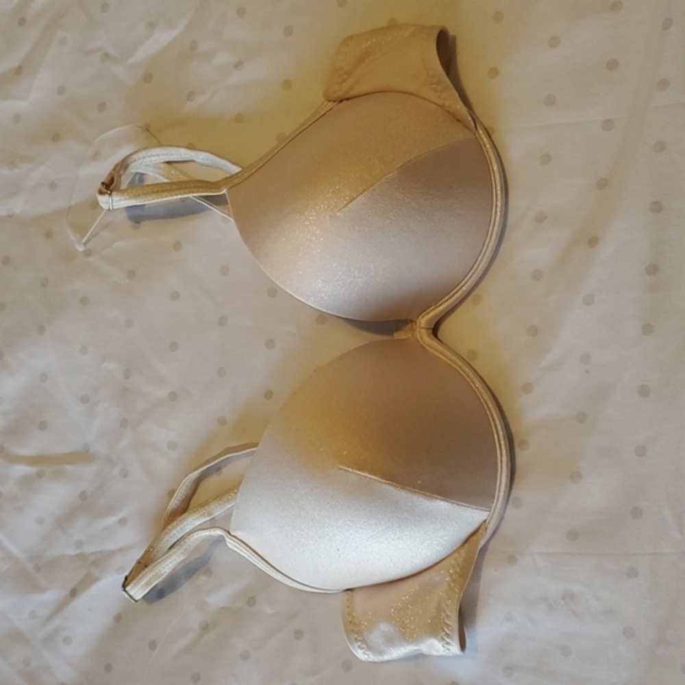 NWOT Beach Joy Push-Up Bikini Top 👽